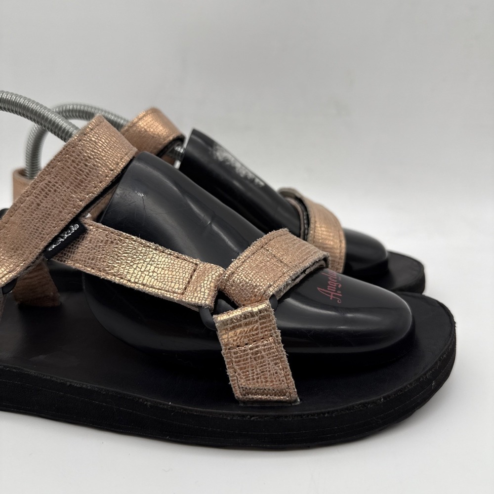 Teva Women's US SZ 8 Rose Gold Metallic Strap Sandals Outdoor Comfort Shoes - Picture 12 of 14